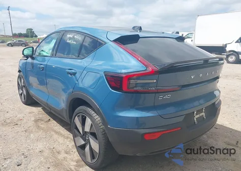 2023 Volvo C40 Recharge Pure Electric Twin Ultimate z USA, uszkodzony, nr VIN YV4ED3GM5P2055222